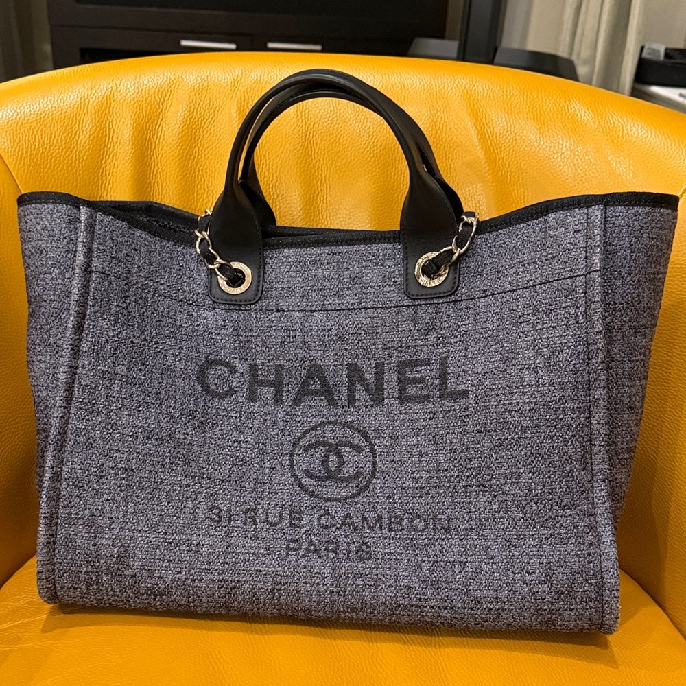 CHANEL Gray and Black Canvas Tote size Medium